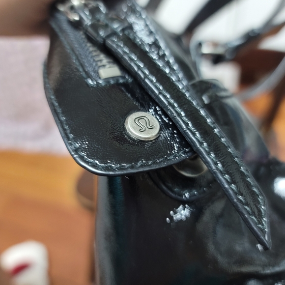 Lululemon Gym/Shoulder Bag - Picture 10 of 14